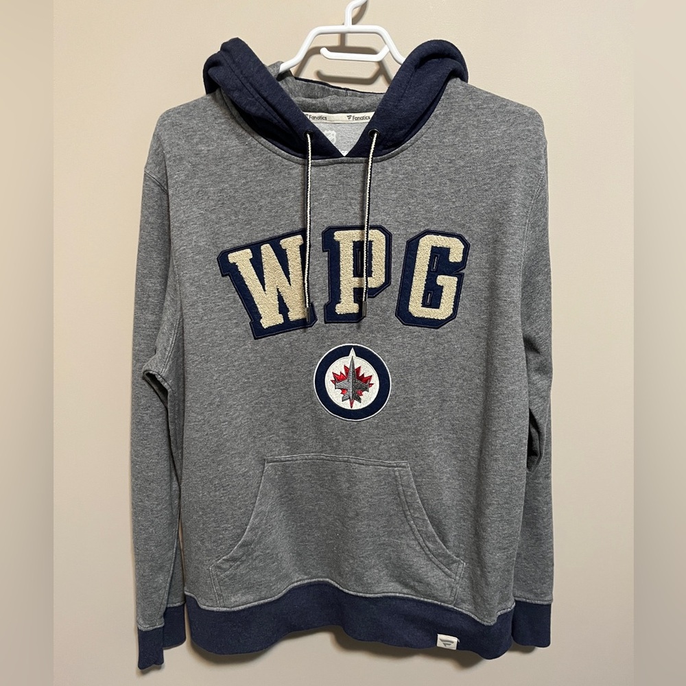 Fanatics Winnipeg Jets Gray and Navy Logo Hoodie, size M